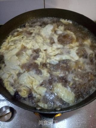 香菇牛肉鸡蛋汤的做法步骤：8