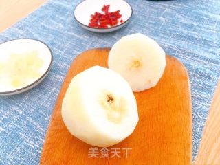 冰糖雪梨的做法步骤：2