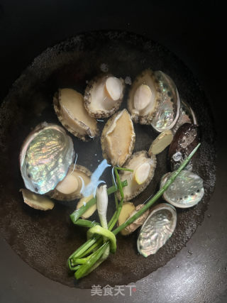蒸鲍鱼的做法步骤：2