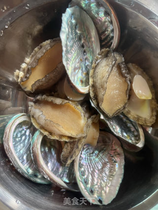 蒸鲍鱼的做法步骤：1