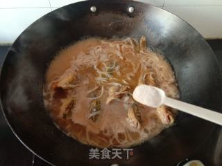 黄骨鱼炖粉条的做法步骤：8