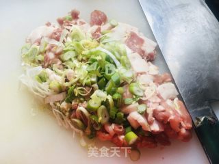大肉韭菜饺子的做法步骤：1