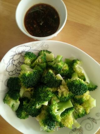 白灼西兰花的做法步骤：4