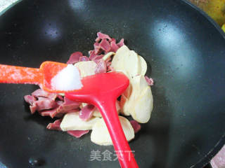 香卤鸭肫炒小素鸡的做法步骤：5