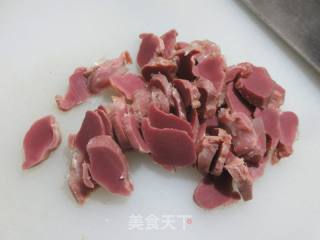 香卤鸭肫炒小素鸡的做法步骤：3