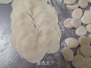 酸菜猪肉饺子的做法步骤：9