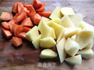 胡萝卜土豆炖排骨的做法步骤：4