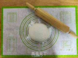 葱油饼的做法步骤：3