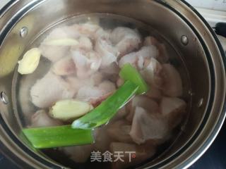 剁椒蒸鸡翅的做法步骤：2