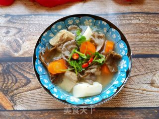 胡萝卜山药白参菌排骨汤的做法步骤：16