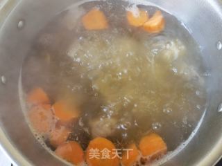 胡萝卜山药白参菌排骨汤的做法步骤：13