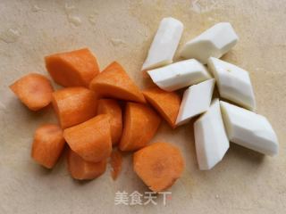 胡萝卜山药白参菌排骨汤的做法步骤：3
