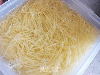 酸辣土豆丝的做法步骤：2