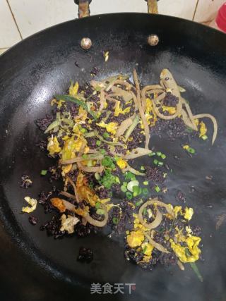 黑米蛋炒饭的做法步骤：4