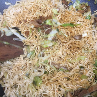 香葱五花肉丁炒面的做法步骤：9