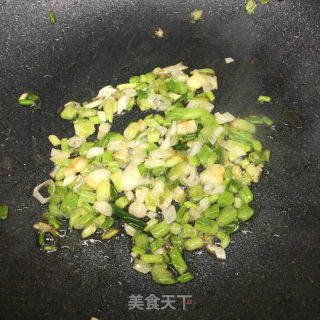 香葱五花肉丁炒面的做法步骤：5