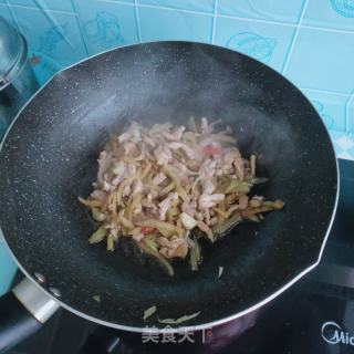 榨菜炒肉丝的做法步骤：7
