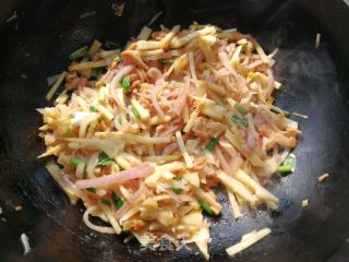 洋葱冬笋炒肉丝的做法步骤：9