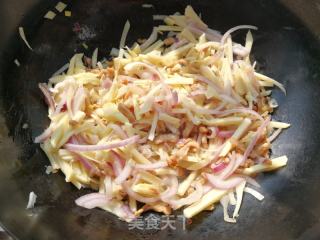洋葱冬笋炒肉丝的做法步骤：8