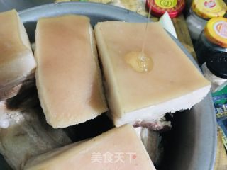 梅菜扣肉的做法步骤：4