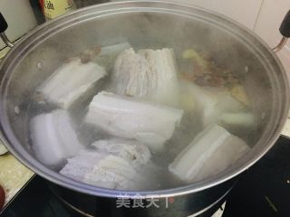 梅菜扣肉的做法步骤：3