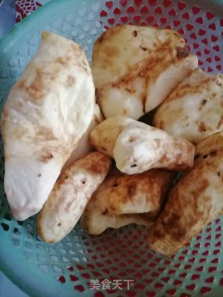 脚板薯丸子的做法步骤：1