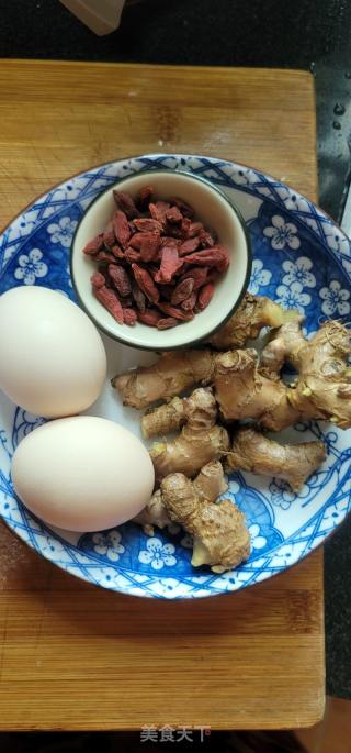 风姜煎蛋烧酒鸡汤的做法步骤：3