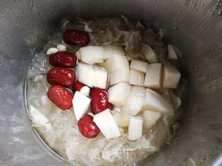 红枣雪梨银耳莲子羹的做法步骤：5