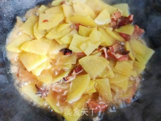 五花肉炒土豆片的做法步骤：8