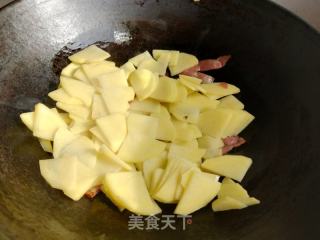 五花肉炒土豆片的做法步骤：6