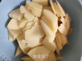 五花肉炒土豆片的做法步骤：3
