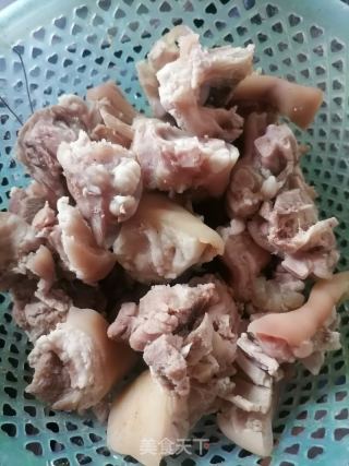 红烧猪蹄的做法步骤：1