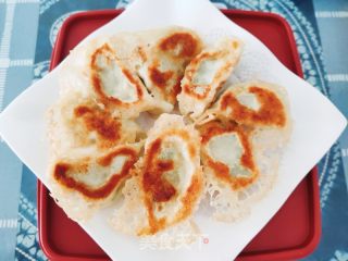 冰花煎饺的做法步骤：8