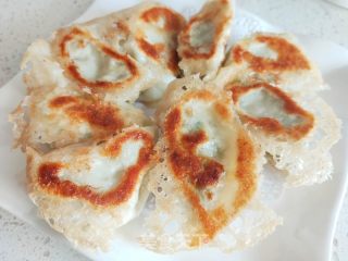 冰花煎饺的做法步骤：6