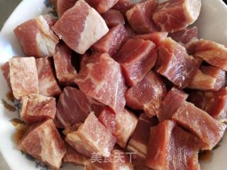 芋头炖牛肉的做法步骤：3