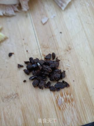 “五花肉”荷兰豆回锅肉的做法步骤：4