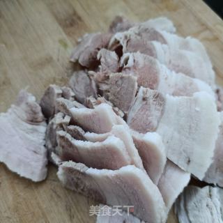 “五花肉”荷兰豆回锅肉的做法步骤：3