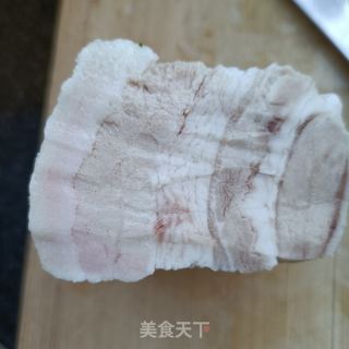 “五花肉”荷兰豆回锅肉的做法步骤：2