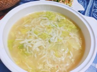 白菜叶骨汤手擀面的做法步骤：10