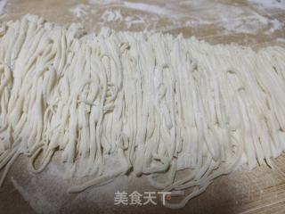 白菜叶骨汤手擀面的做法步骤：5