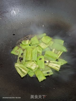 豆豉炒辣椒的做法步骤：4