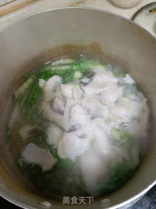 青菜煮鱼片的做法步骤：5