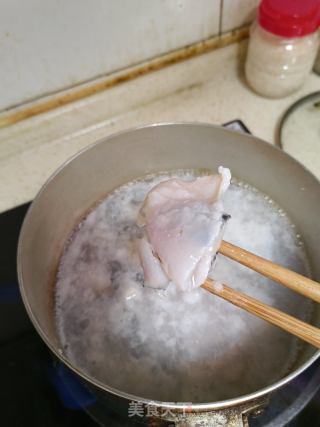 青菜煮鱼片的做法步骤：2