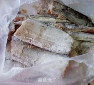 红烧带鱼的做法步骤：2
