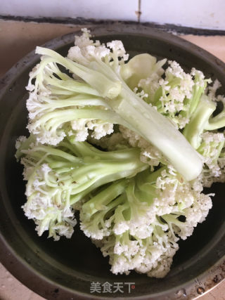 五花肉炒菜花的做法步骤：3