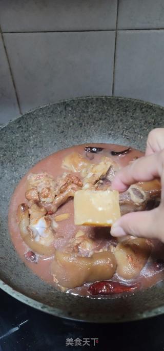 发菜蚝豉焖猪手的做法步骤：12