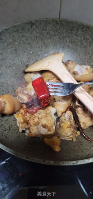 发菜蚝豉焖猪手的做法步骤：9