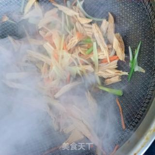 一夜暴富（腐竹炒鲍鱼）的做法步骤：18