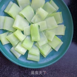 一夜暴富（腐竹炒鲍鱼）的做法步骤：12