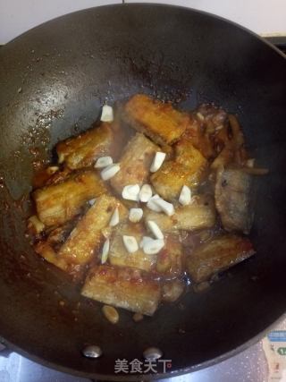 蒜香焖带鱼的做法步骤：9
